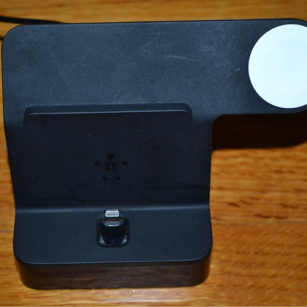 Belkin iPhone & Apple Watch charging dock